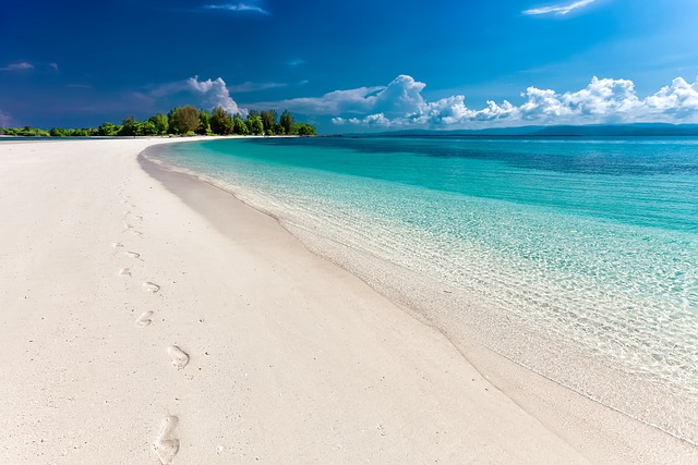 Playa Rincón beach with tranquil waters and pristine white sand